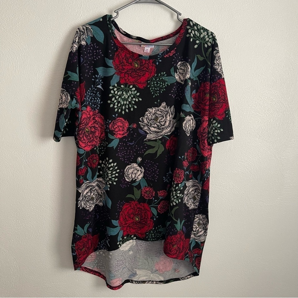 LuLaRoe simply comfortable floral  high low top size medium